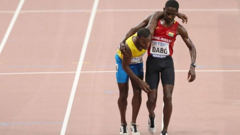 Ντόχα : Ο συγκλονιστικός τερματισμός δύο αθλητών | tanea.gr