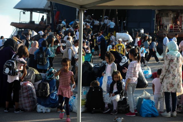 Σκέψεις να δοθεί μπόνους στους δήμους που θα δέχονται αιτούντες άσυλο