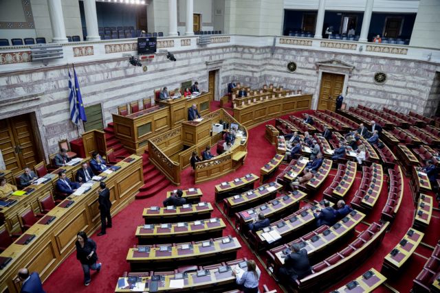 Υπερψηφίστηκε το «αντικαπνιστικό νομοσχέδιο»