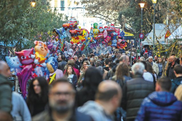 Χριστουγεννιάτικο μποναμά σκέφτεται να δώσει η κυβέρνηση