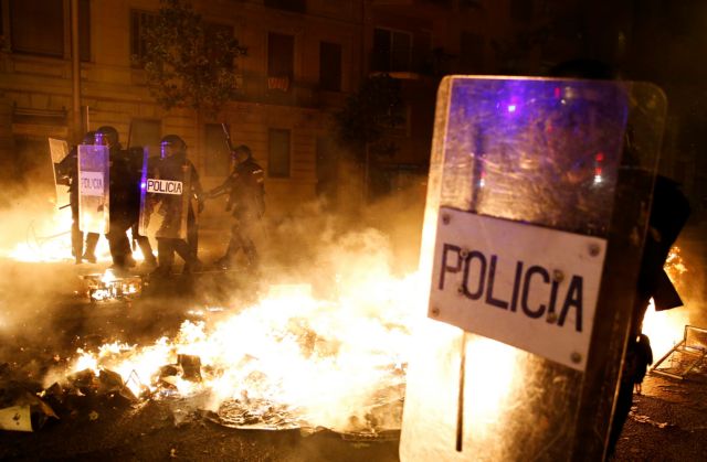 Βίαιες συγκρούσεις μετά την καταδίκη καταλανών πολιτικών