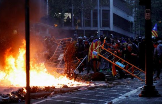 Βαρκελώνη : Βίαιες συγκρούσεις στο κέντρο