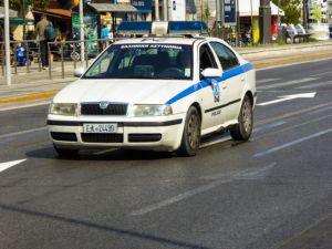 Νύχτα τρόμου στα Καμίνια: 14χρονη μαχαίρωσε τη μητέρα της ενώ κοιμόταν