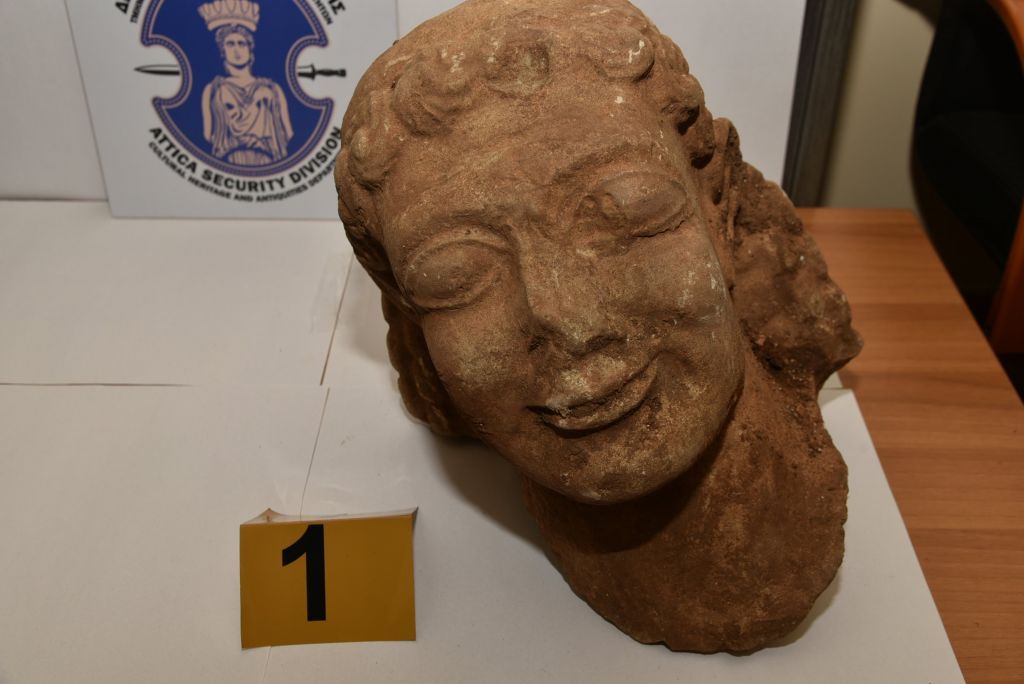 Βρέθηκε κεφαλή Κούρου σε χωράφι – Συνελήφθη ο αρχαιοκάπηλος