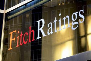 Fitch: Θετικές οι προοπτικές των ελληνικών τραπεζών