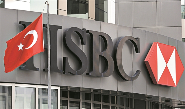 HSBC: φεύγει από Τουρκία, ψαλίδι και στην Ελλάδα