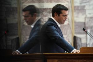 «Πυρά» Τσίπρα κατά Μητσοτάκη και Βρούτση