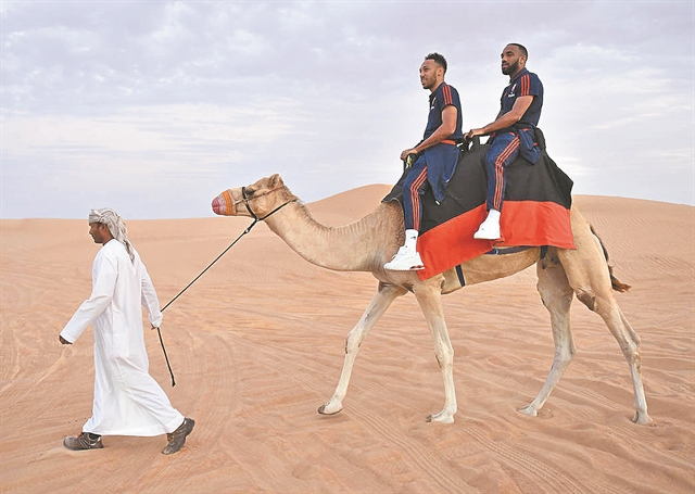 Προετοιμασία με… καμήλες