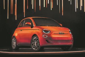 Ενα ηλεκτρικό FIAT 500 – κόσμημα!