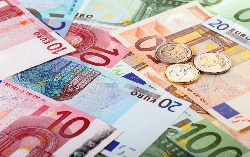 Κοροναϊός : Ποιοι εργαζόμενοι και πώς θα λάβουν τα 800 ευρώ