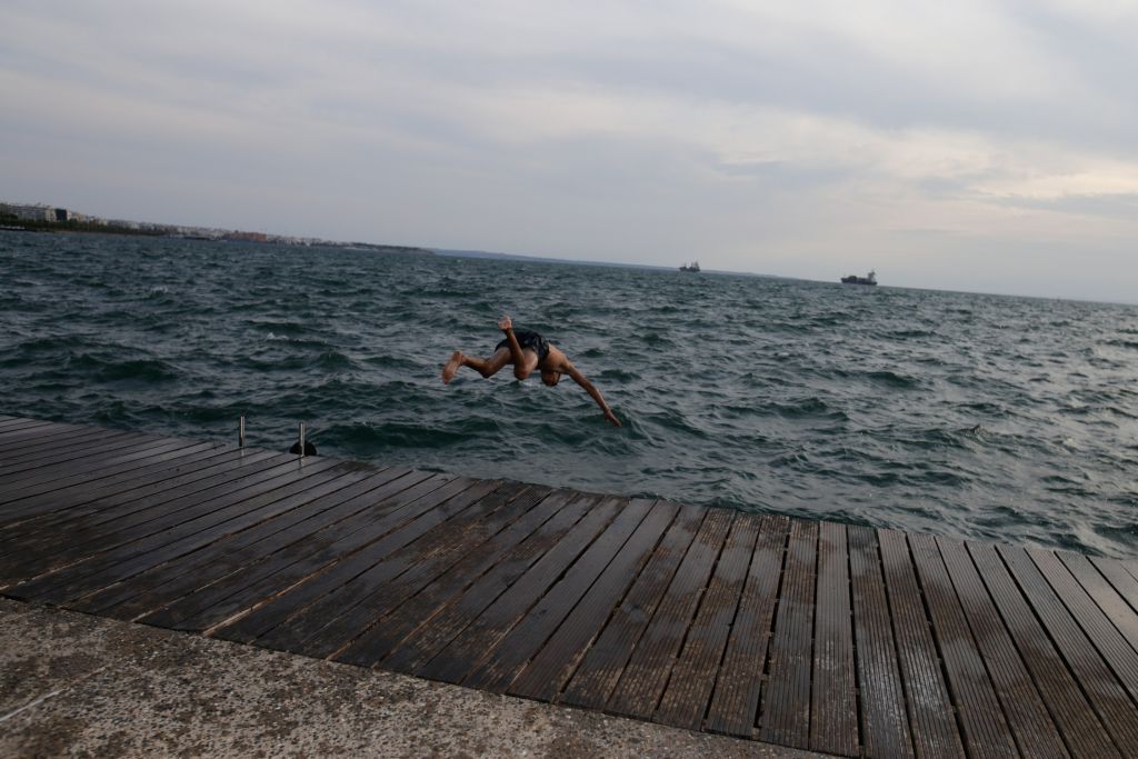 Στα ύψη η θερμοκρασία και σήμερα – Ζέστη και αφρικανική σκόνη