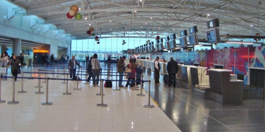 Ανοίγουν την Τρίτη τα αεροδρόμια σε Λάρνακα και Πάφο