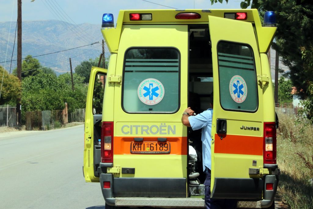Σοκ στη Λαμία: Πυροσβέστης αυτοκτόνησε με αλυσοπρίονο μπροστά σε συνάδελφό του