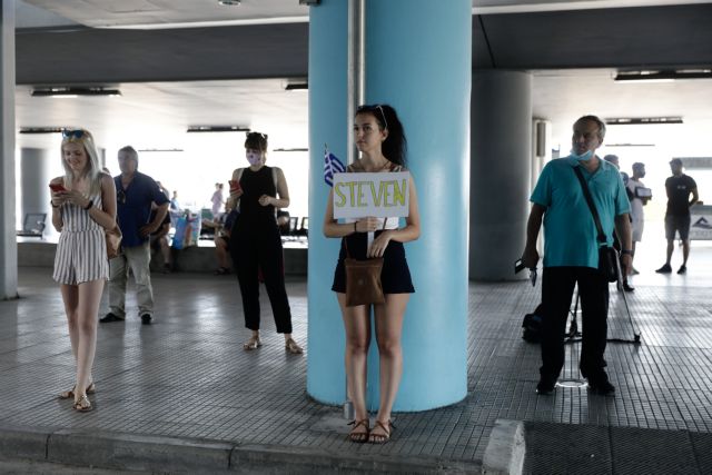 Καμπανάκι λοιμωξιολόγου για τη μάσκα στο πιγούνι: «Ο κόσμος δεν έχει καταλάβει ότι χωρίς το lockdown θα είχαμε πολλούς νεκρούς»