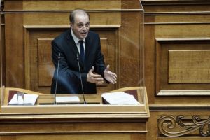 Απερίγραπτος Βελόπουλος: Εγώ στο παιδί μου δεν θα έβαζα μάσκα