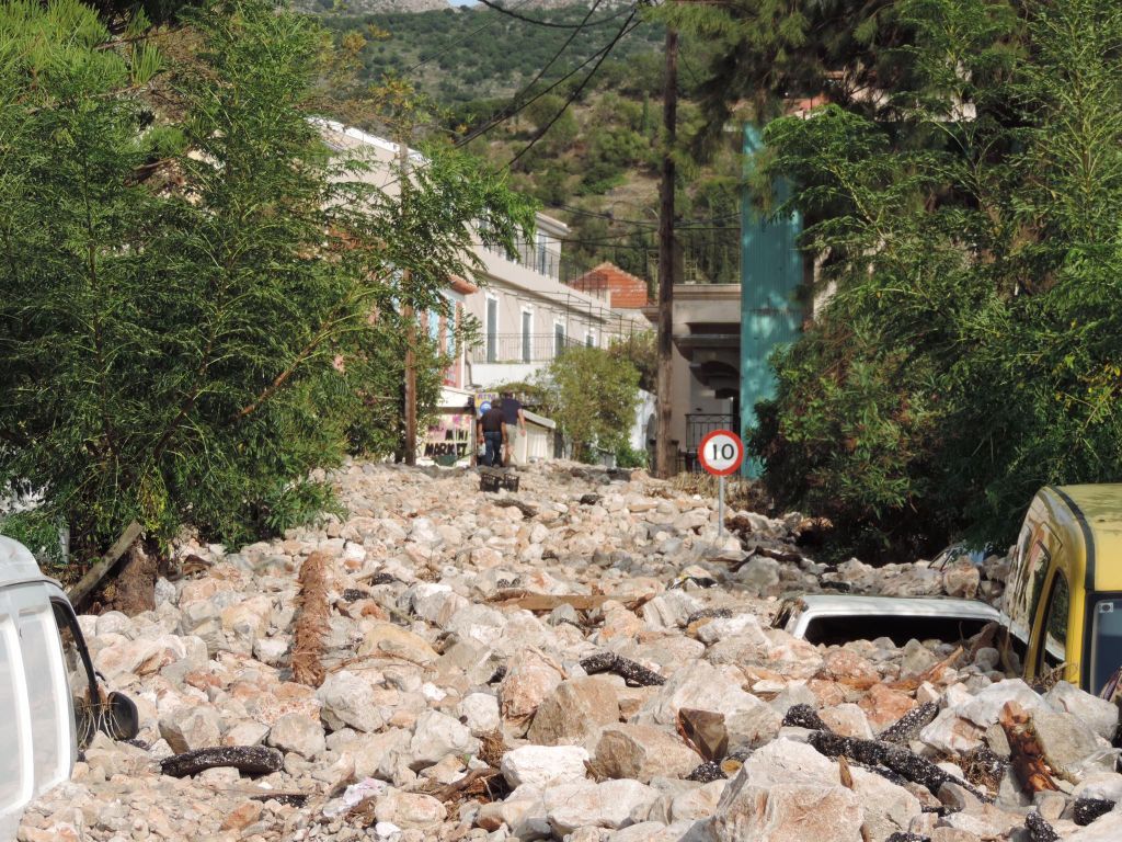 Κεφαλλονιά: Βιβλική καταστροφή σε Άσσο, Ληξούρι, Φισκάρδο