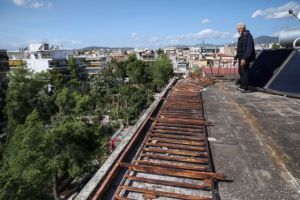 Πτωχευτικός κώδικας: Ψηφίστηκε εν μέσω έντασης εντός και εκτός Βουλής