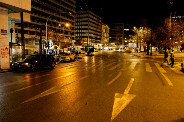 Κοροναϊός: Τα νέα μέτρα ερήμωσαν Αθήνα και Θεσσαλονίκη