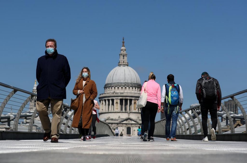 Μεγάλη Βρετανία: 56χρονος βγήκε νικητής μετά από 222 μέρες μάχης με τον κοροναϊό