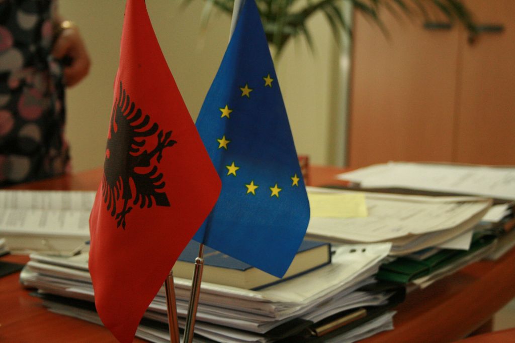 Δεν πληροί τα κριτήρια για ένταξη στην ΕΕ η Αλβανία