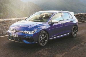 VW Golf R:  Με αγωνιστικά… εφόδια