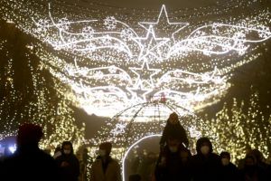 Κοροναϊός : Χριστούγεννα με «σκληρά» lockdown, μαζικά rapid test – «Καμπανάκι» ειδικών για τα ρεβεγιόν
