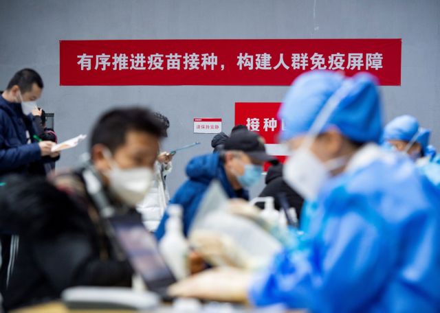 Μαζικός εμβολιασμός στην Κίνα καθώς πλησιάζουν οι γιορτές για το νέο έτος