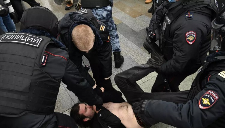 Μπαράζ προληπτικών συλλήψεων ενόψει διαδήλωσης υπέρ του Ναβάλνι στη Μόσχα