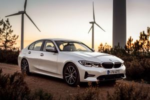 BMW 330e: Το πολυτελές βαυαρικό μοντέλο που υπόσχεται κατανάλωση 1,6 λίτρων/100χλμ