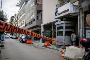 Επίθεση με βόμβες μολότοφ στο Α.Τ. Καισαριανής από 20 άτομα