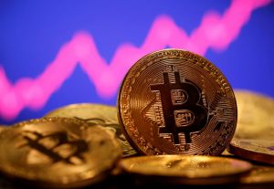 Bitcoin: Η Tesla αγόρασε 1,5 δισ. δολάρια εκτοξεύοντας την τιμή του