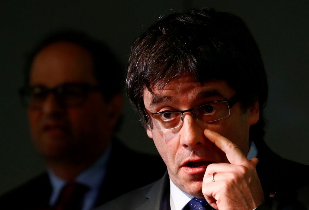 Η Ευρωβουλή ενέκρινε την άρση ασυλίας του πρώην προέδρου της Καταλωνίας Πουτζντεμόν