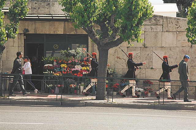 Τα «λουλουδάδικα» της Βουλής θα ανθήσουν ξανά