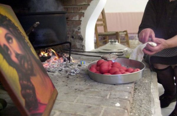 Οι ειδικοί ανάβουν… κόκκινο για Πάσχα στο χωριό – Πότε θα δούμε αποκλιμάκωση με τα κρούσματα