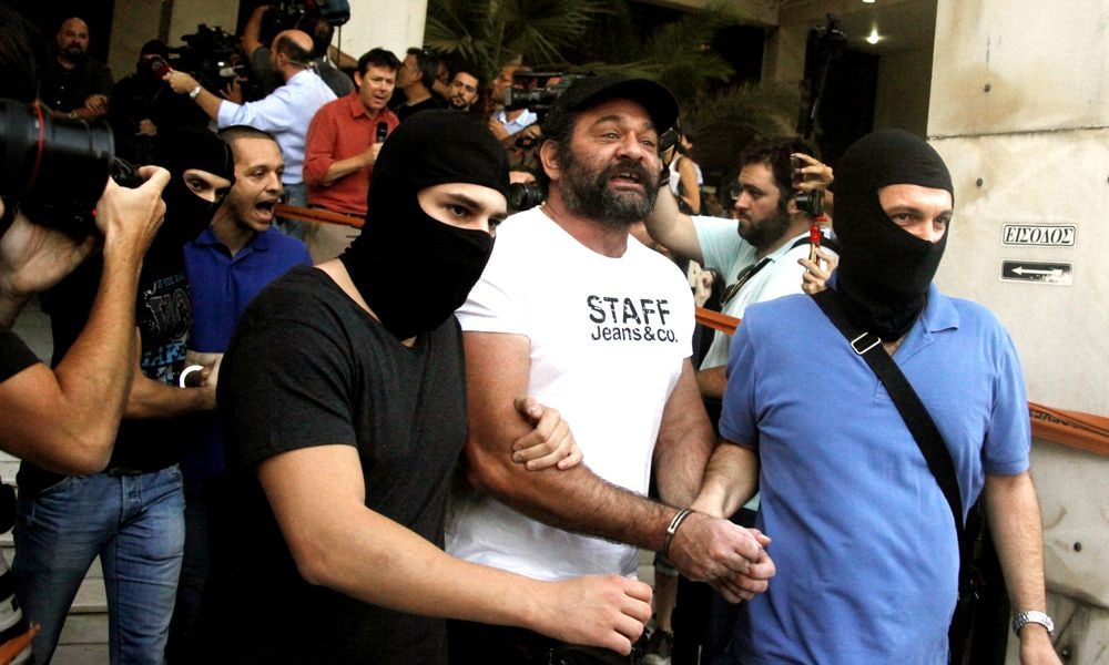 Αντίστροφη μέτρηση για να οδηγηθεί στις ελληνικές φυλακές ο Γιάννης Λαγός : H άρση της ασυλίας, η σύλληψη και τα επόμενα βήματα