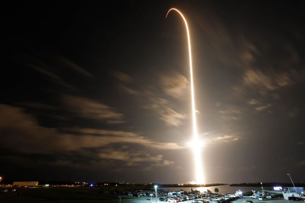 «Ανακυκλωμένο» σκάφος της SpaceX πετά προς τον Διεθνή Διαστημικό Σταθμό