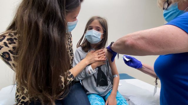 Τι λένε οι ειδικοί για τον εμβολιασμό των παιδιών – Ολα τα δεδομένα
