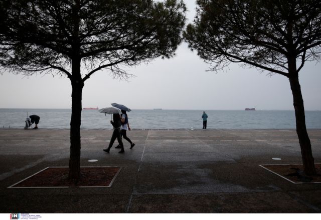 Θεσσαλονίκη: Άνοιξαν οι ουρανοί – Καταρρακτώδης βροχή και χαλαζόπτωση