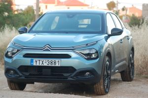 Citroen C4 C-Cross 1,2 PureTech 130 EAT8: O ταλαντούχος οικογενειάρχης με την τεχνολογική υπεροχή