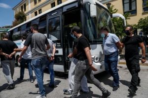 Υπόθεση Κορφιάτη: Ποιοι κρύβονται πίσω από τα «συμβόλαια θανάτου» στη Ζάκυνθο – Η άγνωστη αναφορά που μπαίνει ξανά στο μικροσκόπιο των Αρχών