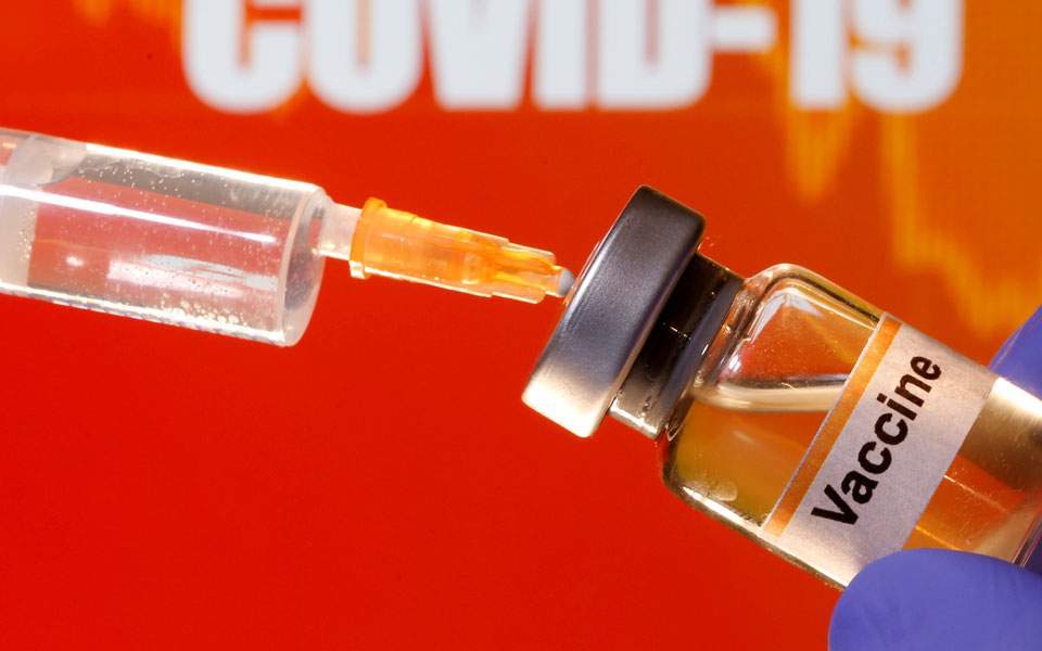 Δύο δισεκατομμύρια δόσεις εμβολίων έχουν χορηγηθεί παγκοσμίως