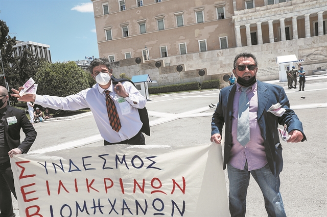 Πιέζουν τον Τσίπρα και για το Συνέδριο