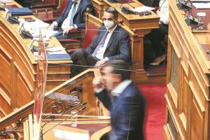 Βγάζουν τους σκελετούς του ΣΥΡΙΖΑ από την ντουλάπα