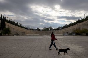 Γεωργιάδης: Δεν τίθεται ζήτημα γενικού lockdown