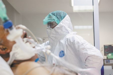 Κοροναϊός: Προειδοποίηση για εκτίναξη νοσηλειών από Εξαδάκτυλο και Γκάγκα – 7% οι ανεμβολίαστοι γιατροί
