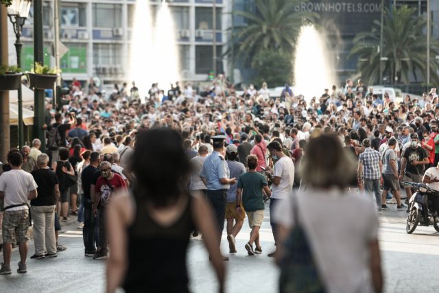 ΣΥΡΙΖΑ: Αυταρχική, διχαστική και νεοφιλελεύθερη η τροπολογία για τον υποχρεωτικό εμβολιασμό