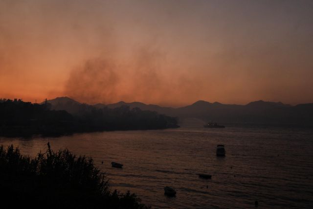 Φωτιά στην Αχαΐα – Κανονικά η κυκλοφορία στην νέα Εθνική Οδό Πατρών – Κορίνθου