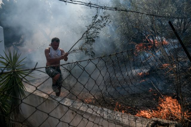 Φωτιά στην Κερατέα – Καίγεται σπίτι στη Συντερίνα