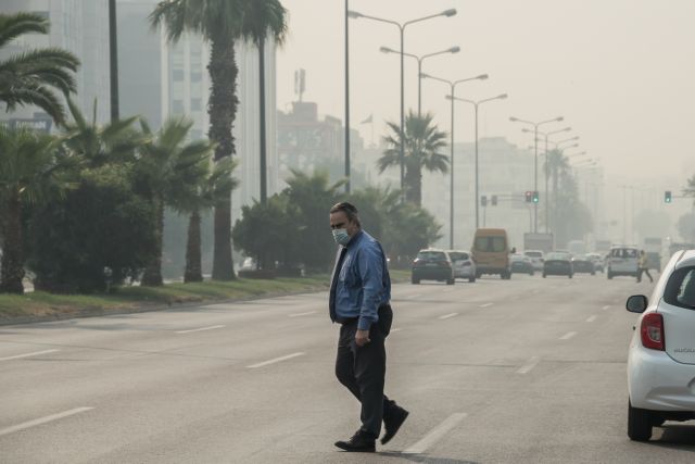 Τζανάκης για φωτιές – Με κάπνισμα 10 τσιγάρων ισοδυναμεί η παραμονή σε εξωτερικούς χώρους