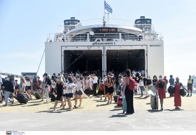 Τζανάκης – Πρέπει να προσέξουν πολύ όσοι επιστρέφουν από τα νησιά